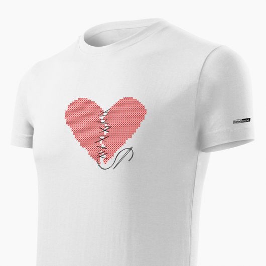 Pánske tričko Zošité srdce biele detail - Také naše